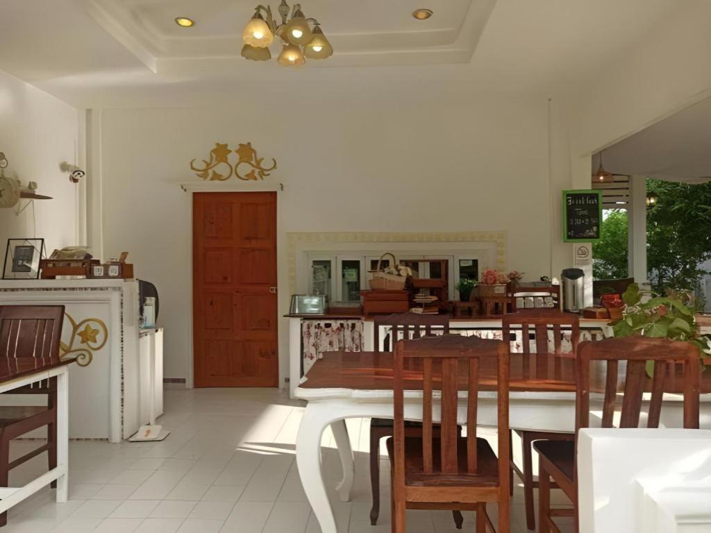 Charisma Resort Suan Phueng Exterior photo