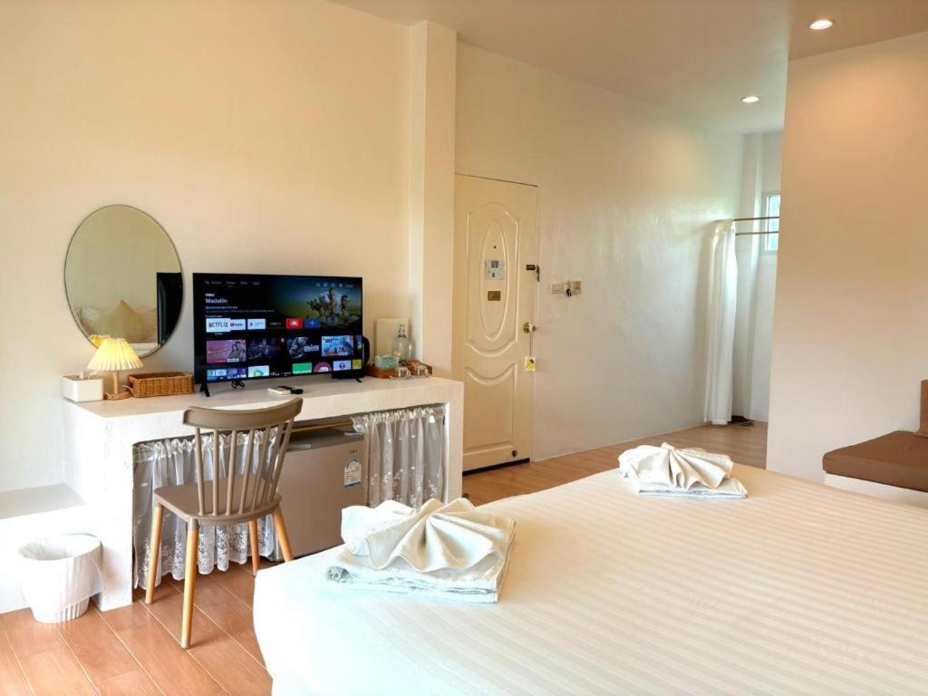Charisma Resort Suan Phueng Exterior photo